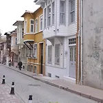 Dualis 2* Estambul