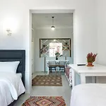 Dualis Hotel 2*